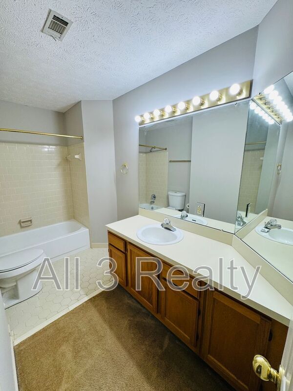 Building Photo - 6008 Woodrun Ct