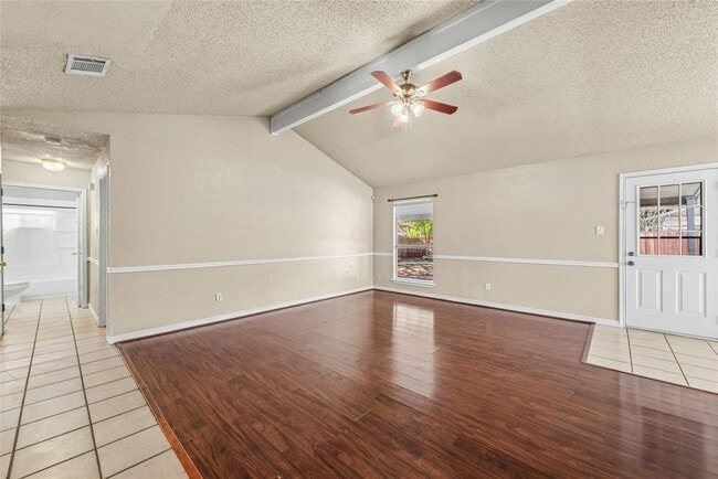 Building Photo - 609 Riverwood Dr