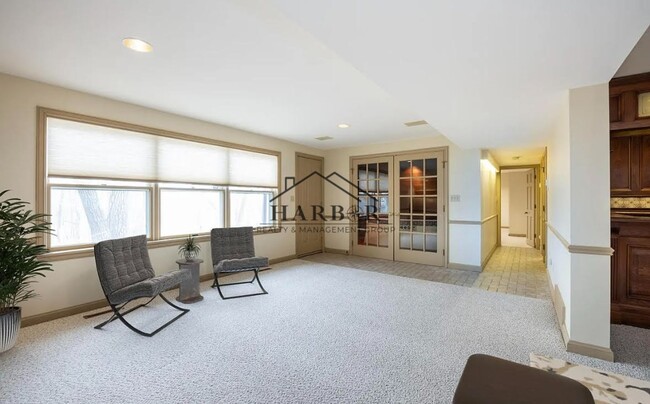 Building Photo - 1410 Woodland Dr SW