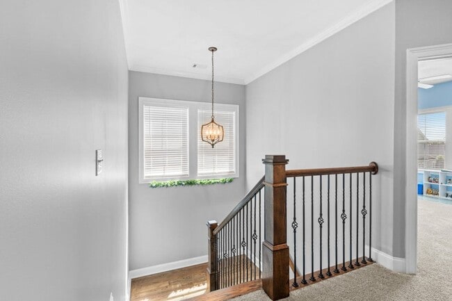 Building Photo - 3067 Rosewood Dr