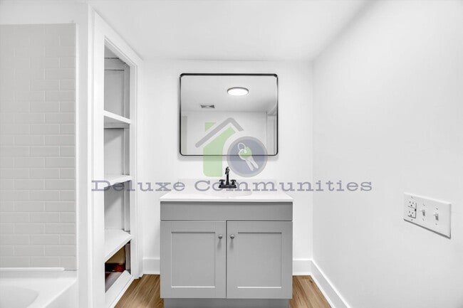 Building Photo - GORGEOUS 4 BEDROOM HOME!!! Available NOW- Month to month lease only!