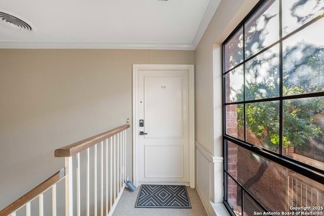 Building Photo - 7815 Broadway St