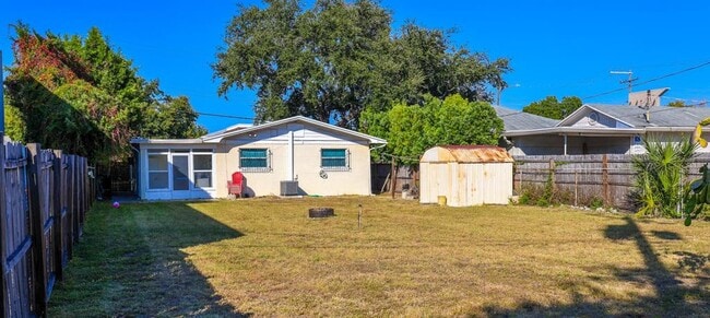 Building Photo - 3104 W North A St