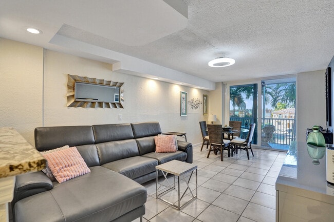Building Photo - 1391 S Ocean Blvd