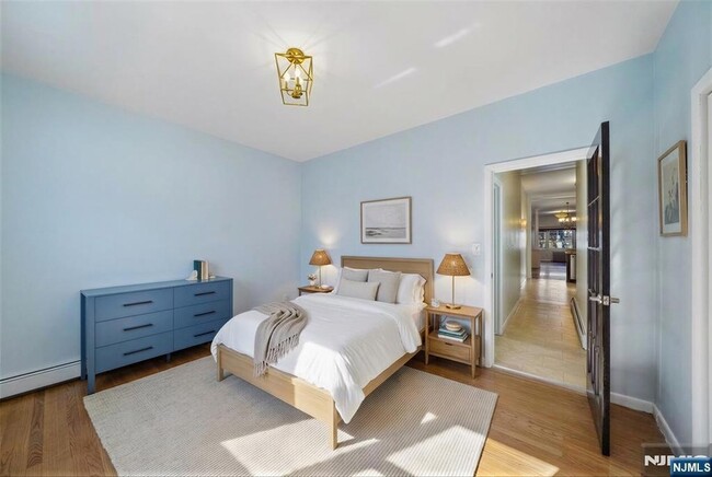 Building Photo - 364 New York Ave