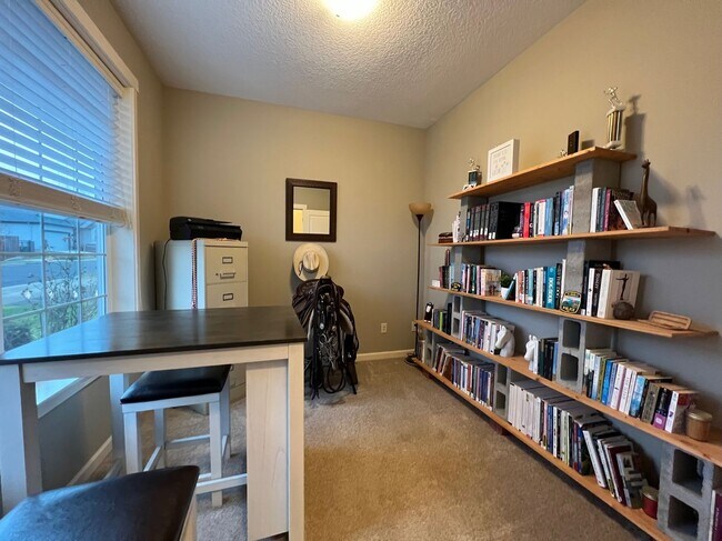 Building Photo - Beautiful Gresham 4 Bed, 2.5 Bath Home!