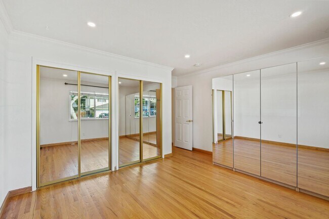 Building Photo - POOL PARADISE IN A COVETED NEIGHBORHOOD STYLISH UPGRADES | EXTREME CONVENIENCE