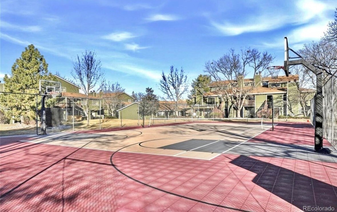 Building Photo - 540 S Forest St