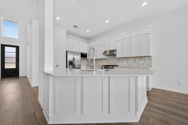 Building Photo - 32006 Medallion Oaks Trl