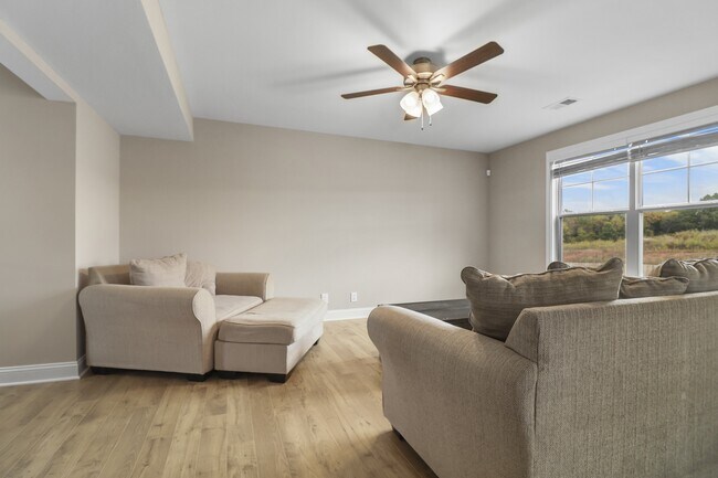 Building Photo - 845 Macon Ln