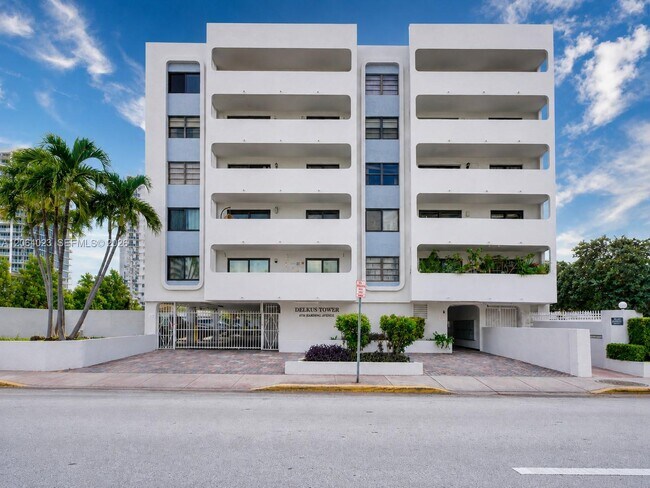 Building Photo - 6725 Harding Ave