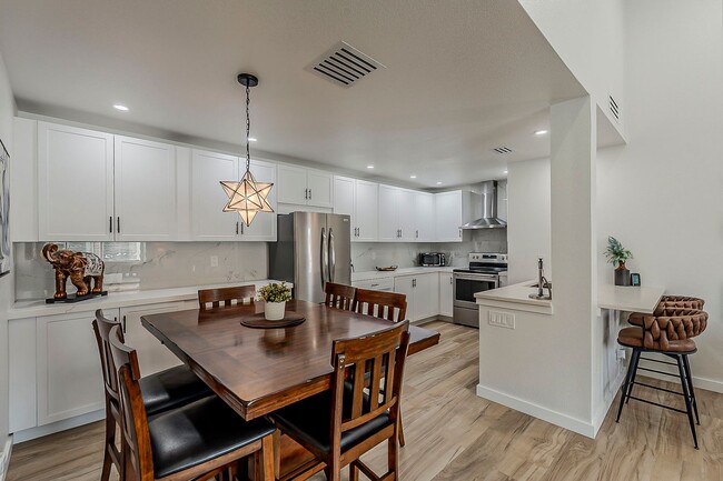 Building Photo - Fully Remodeled 2-Bedroom Condo at the Sco...