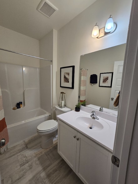 Building Photo - 3925 Maze Runner Dr