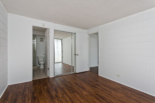 Building Photo - Haiku Hale - 3 bedroom, 2 bathroom, 1 park...