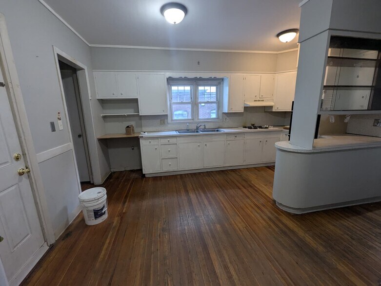 Building Photo - 157 Howard Ave