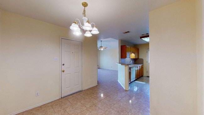 Building Photo - Memorial Day Special, 2 WEEKS FREE RENT!!!!