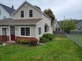 Building Photo - 4 Schuyler St