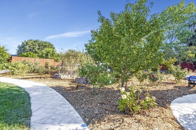 Building Photo - Remodeled 4-Bedroom San Jose Home With Lar...