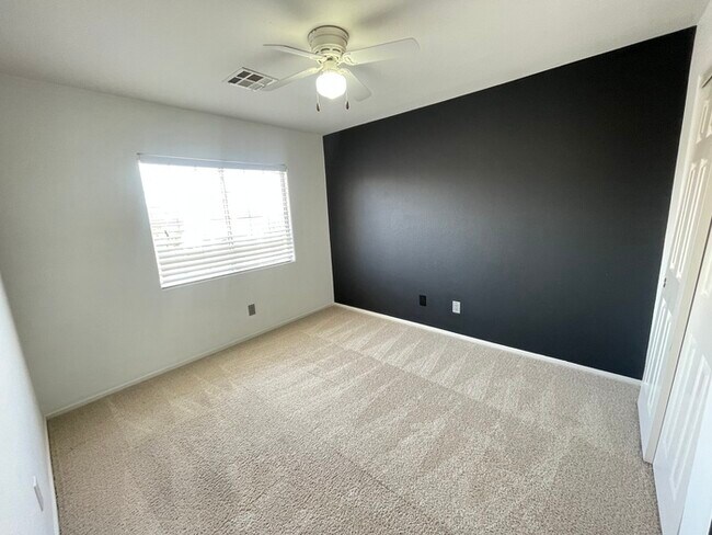 Building Photo - Carry Over Showing: This property has been...