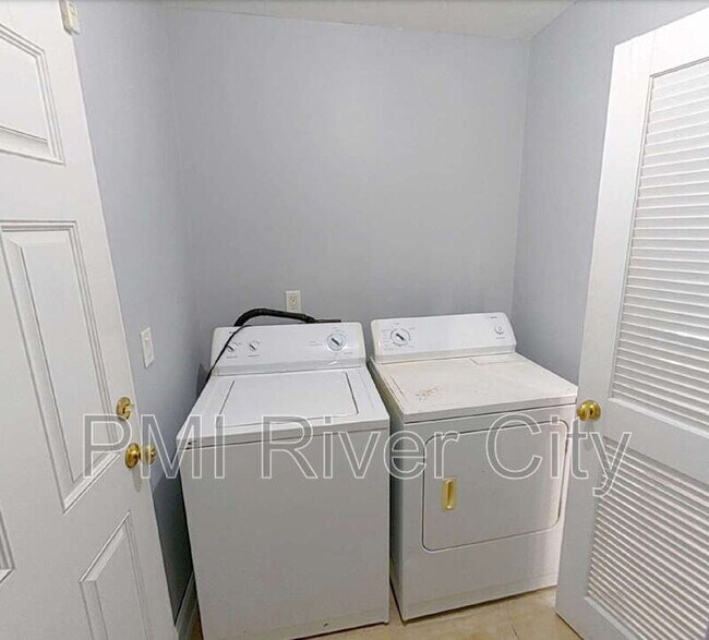 Building Photo - 6312 Courtney Crest Ln