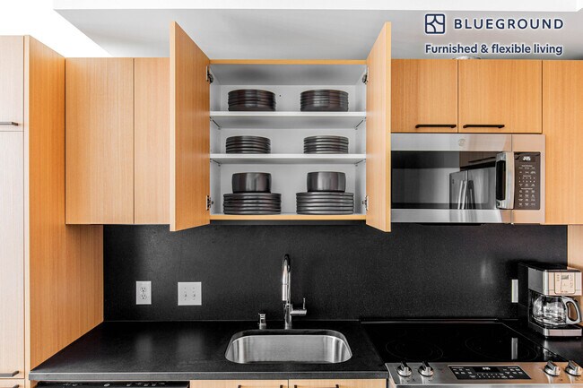 Building Photo - 118 Broadway E