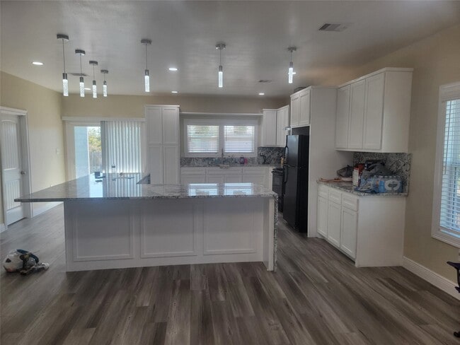 Building Photo - 2250 Rd 5732