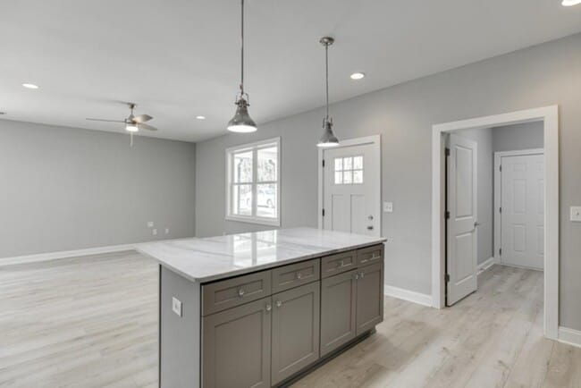 Building Photo - 1641 E Broad St