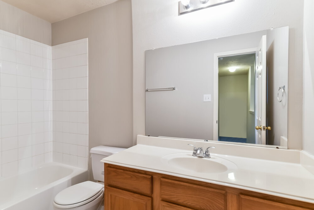 Building Photo - 25222 Barmby Dr