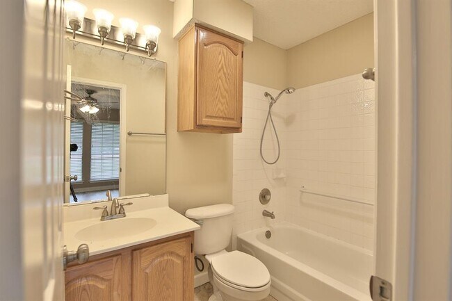 Building Photo - 13301 Tamayo Dr