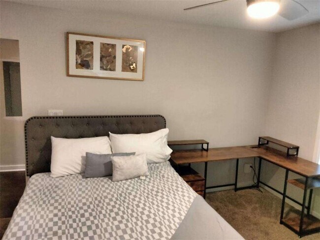 Building Photo - 2130 Keheley Dr