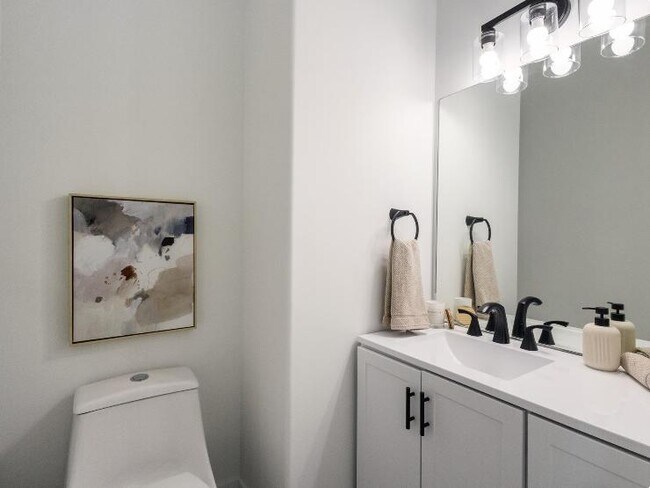 Building Photo - 636 N 1280 E