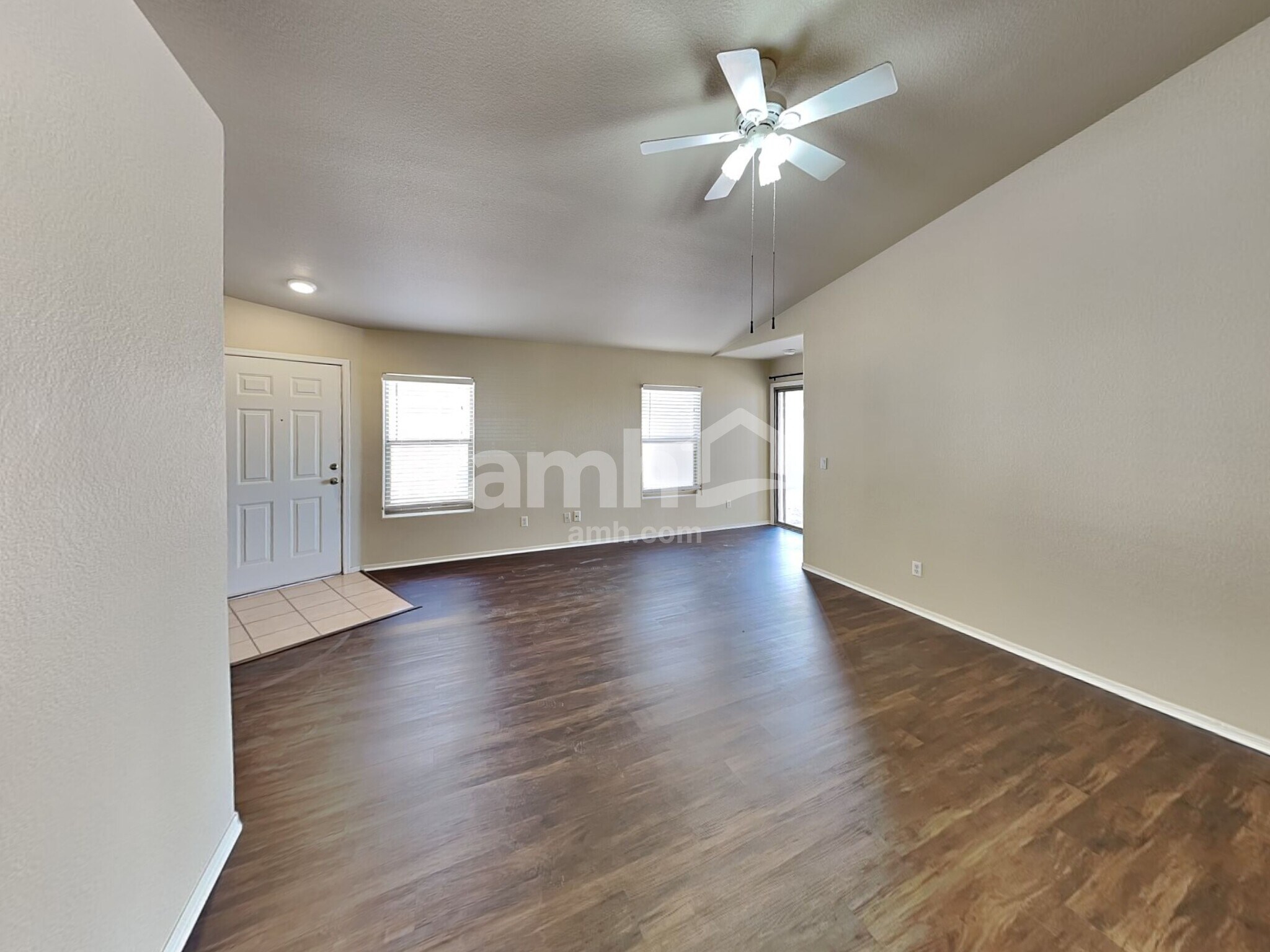 Building Photo - 15585 N Gil Balcome