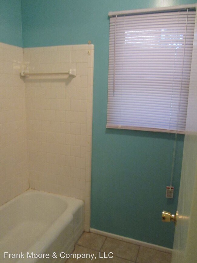 Building Photo - 3 br, 1.5 bath House - 232 Dyches Dr