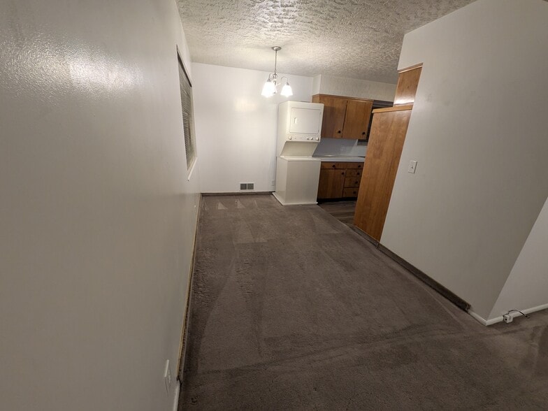 Building Photo - 1206 E 22nd St