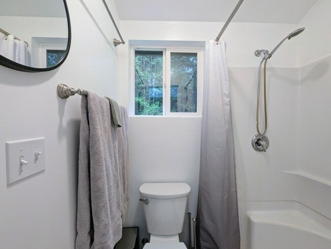 Building Photo - 2Bd/.75Ba Monroe House