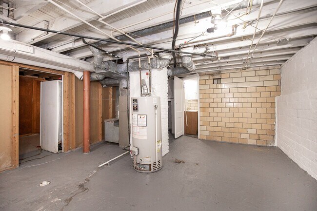 Building Photo - 21180 Westport Ave