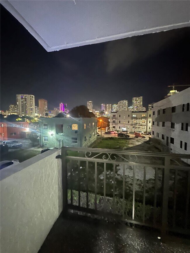 Building Photo - 529 SW 4th St