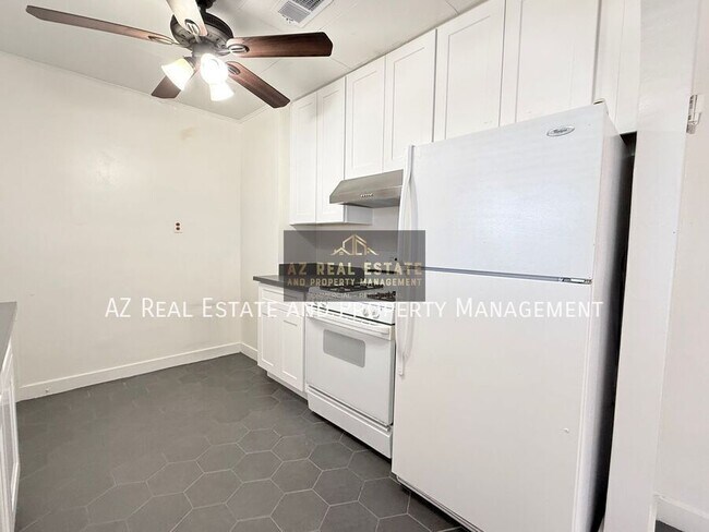 Building Photo - 3809 N 9th Pl