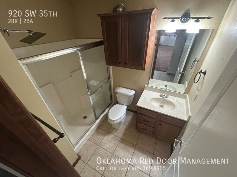 Building Photo - 920 SW 35th-