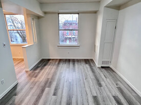 Building Photo - 274 Emming St