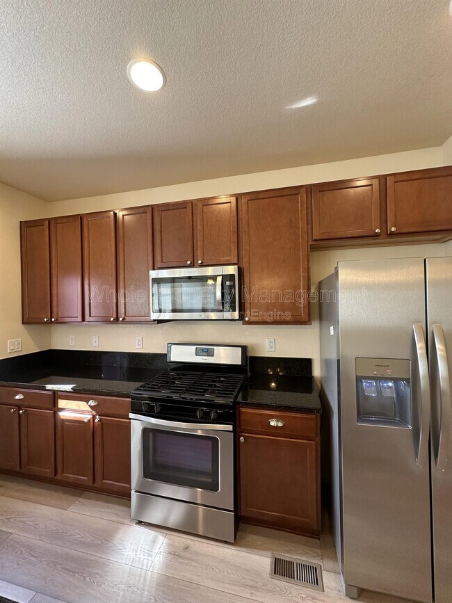 Building Photo - 12555 Monroe Dr