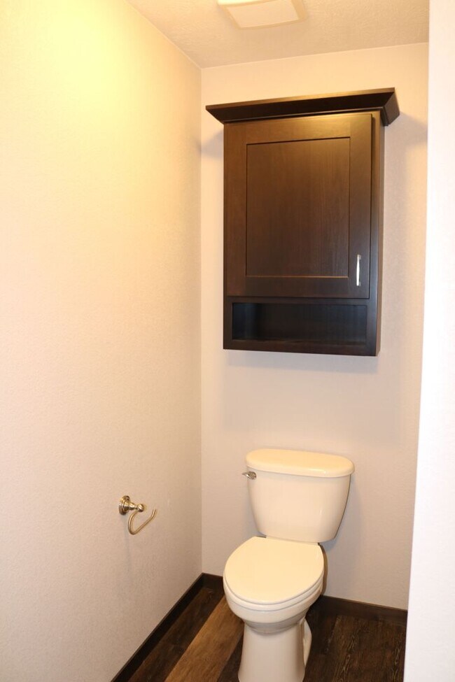 Building Photo - Must-See Townhome Built in 2019!
