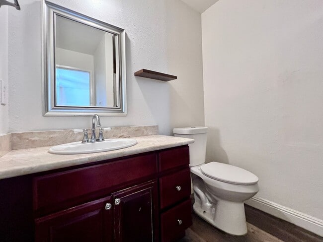 Building Photo - $2,250 Ashlan & Cornelia, 3 Bedroom House-...