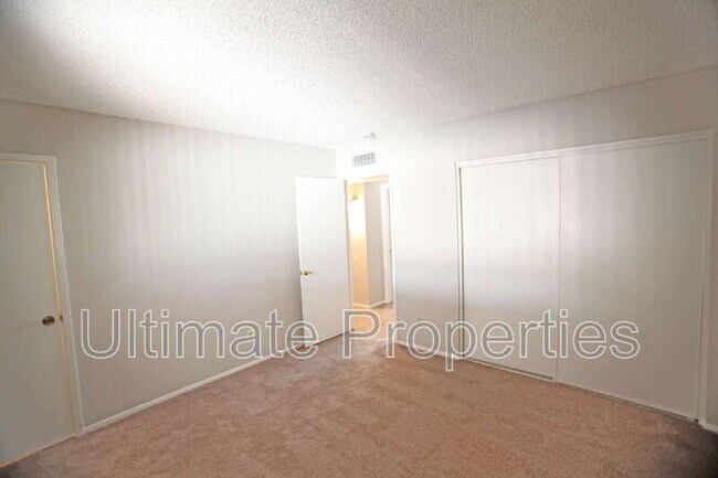 Building Photo - 3832 W Acapulco Ln