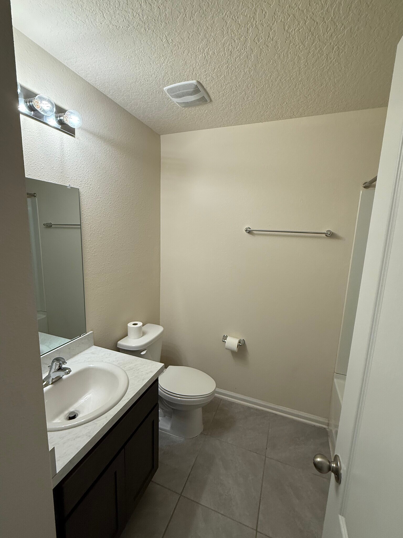 Upstairs Bathroom - 551 Big Tree Way