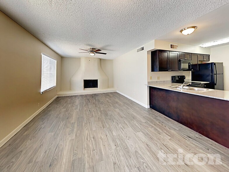 Building Photo - 904 W Yale Dr