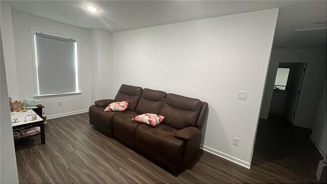 Building Photo - 651 Allier Ter