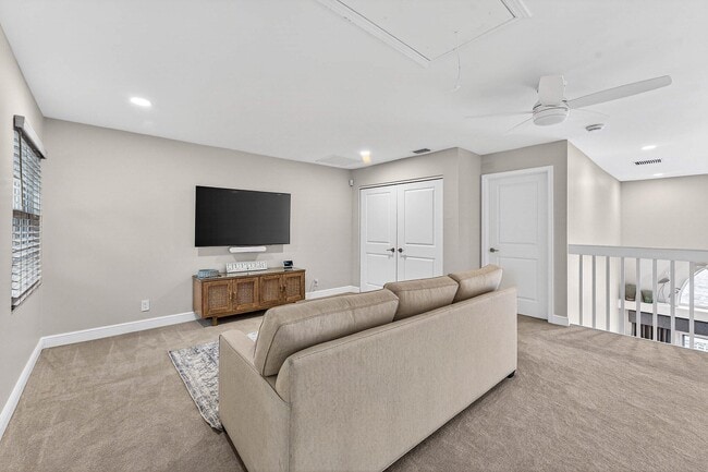 Building Photo - 812 Ocean Dunes Cir