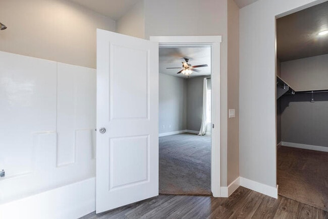 Building Photo - 3338 E Crimson Ridge Dr