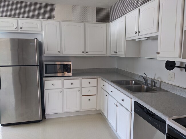 Building Photo - 2827 36th St